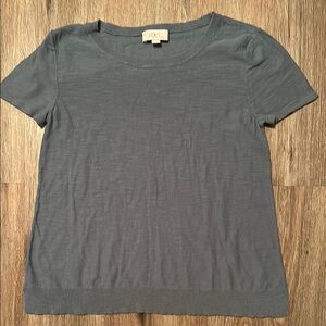 **VERY NICE** LOFT OUTLET Women's Light Blue/Gray Short Sleeve Top—-XS